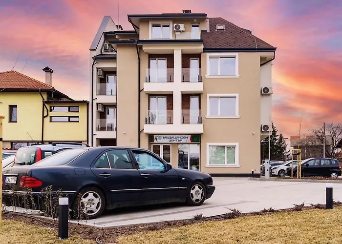 Aпартамент-София/ Newhome Lux Apartment